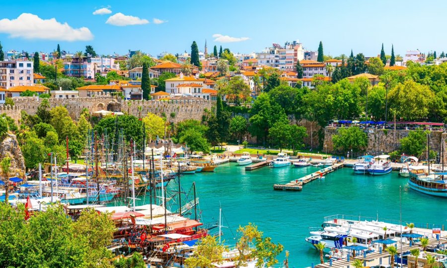 Antalya battıkça batmış