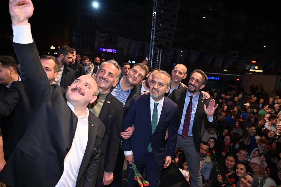 Başkan Aktaş: “Biz Bursa'nın her köşesinde gülümsüyoruz”