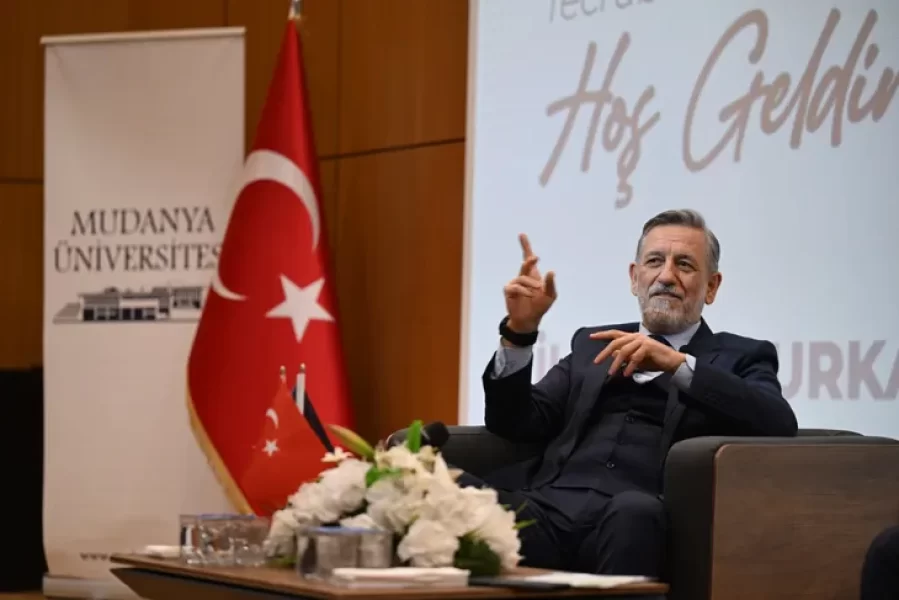 Başkan Burkay Üniversitelilerle