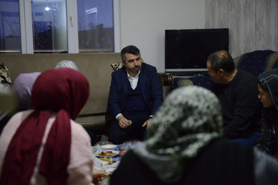 Başkan Yılmaz depremzedelerle iftar sofrasında buluştu