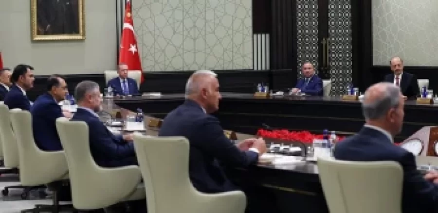 Cumhurbaşkanı Erdoğan, mevcut bakanlarla son kabine toplantısını gerçekleştirdi